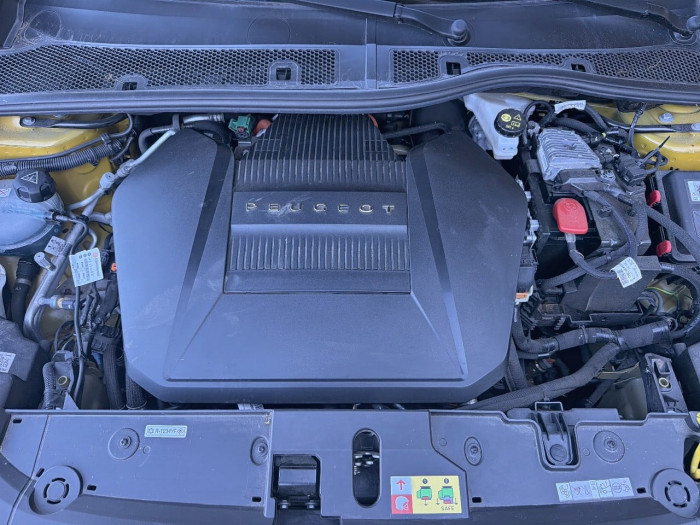 Peugeot 208 ELECTRIQUE 50 kWh 136ch GT