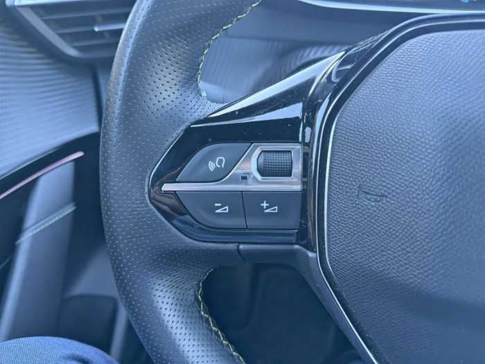 Peugeot 208 ELECTRIQUE 50 kWh 136ch GT