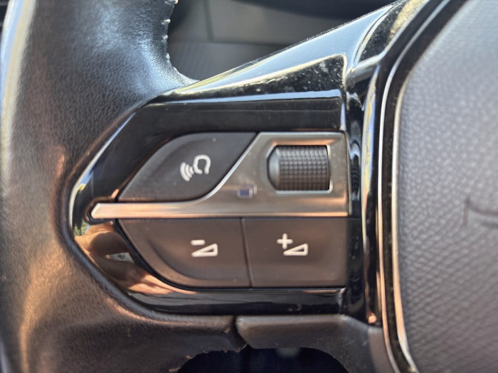 Peugeot 2008 PureTech 100 S&S BVM6 Allure
