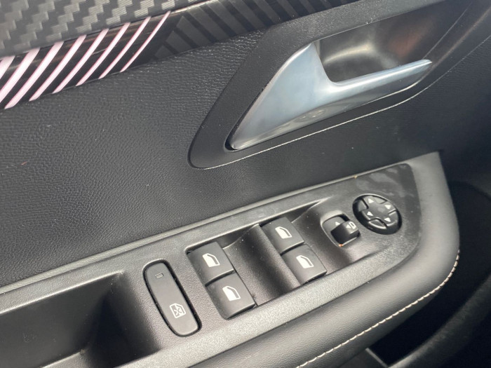 Peugeot 208 PureTech 100 S&S BVM6 Allure