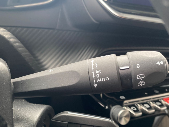 Peugeot 208 PureTech 100 S&S BVM6 Allure