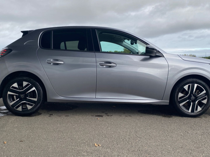 Peugeot 208 PureTech 100 S&S BVM6 Allure