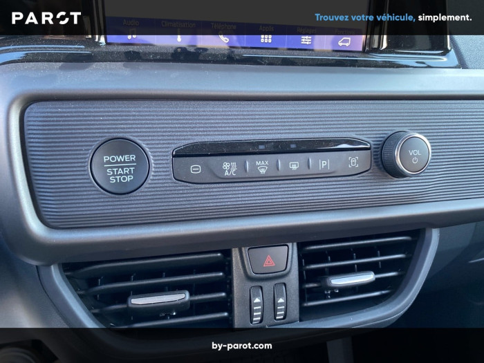 Ford Tourneo Courier 1.0 EcoBoost 125 Powershift S&S Titanium
