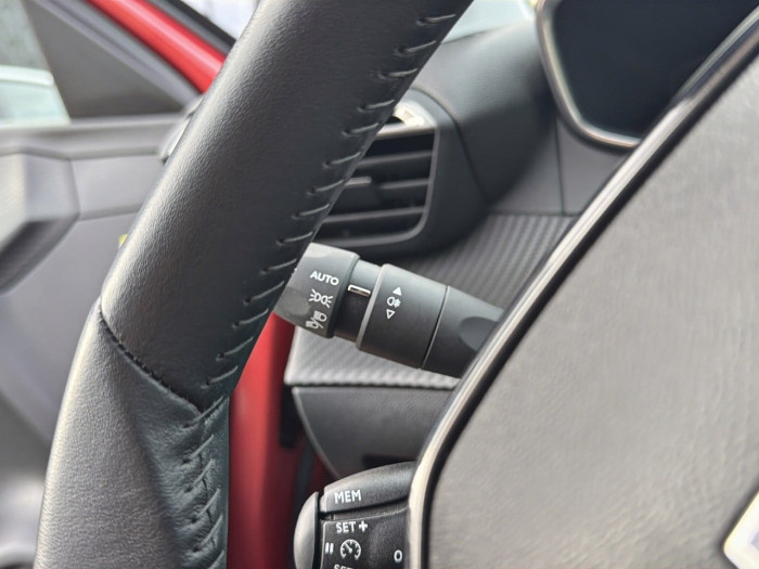 Peugeot 208 PureTech 100 S&S BVM6 Allure