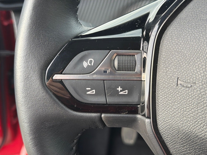 Peugeot 208 PureTech 100 S&S BVM6 Allure