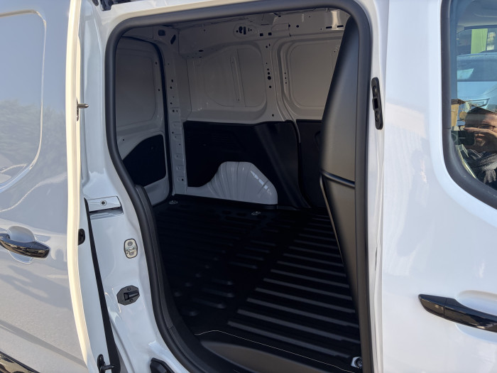 Opel Combo Cargo M DIESEL 100 CH MANUELLE