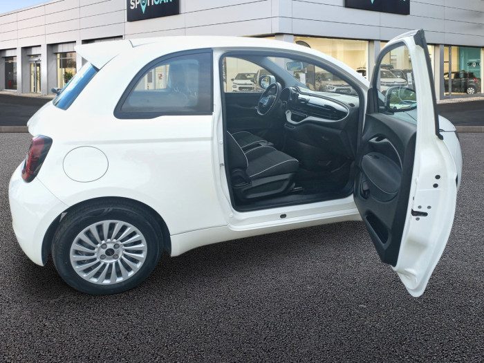 Fiat 500e BERLINE MY22 SERIE 1 STEP 2 500 e 95 ch Action