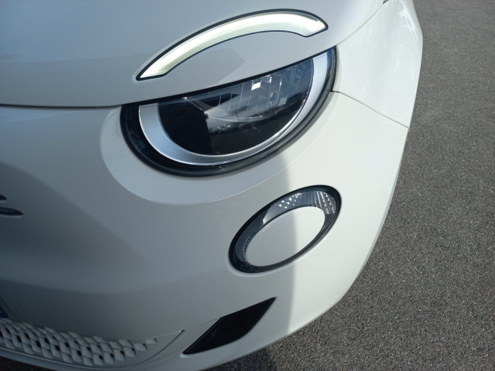Fiat 500e BERLINE MY22 SERIE 1 STEP 2 500 e 95 ch Action