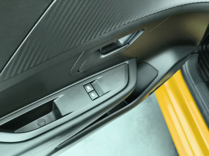 Peugeot 208 PureTech 75 S&S BVM5 Like