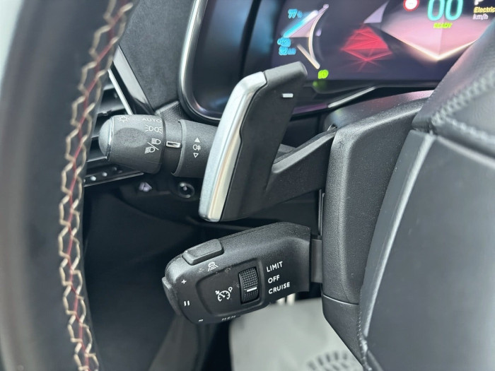 DS DS 7 Hybride Rechargeable E-Tense 225 EAT8 Performance Line +
