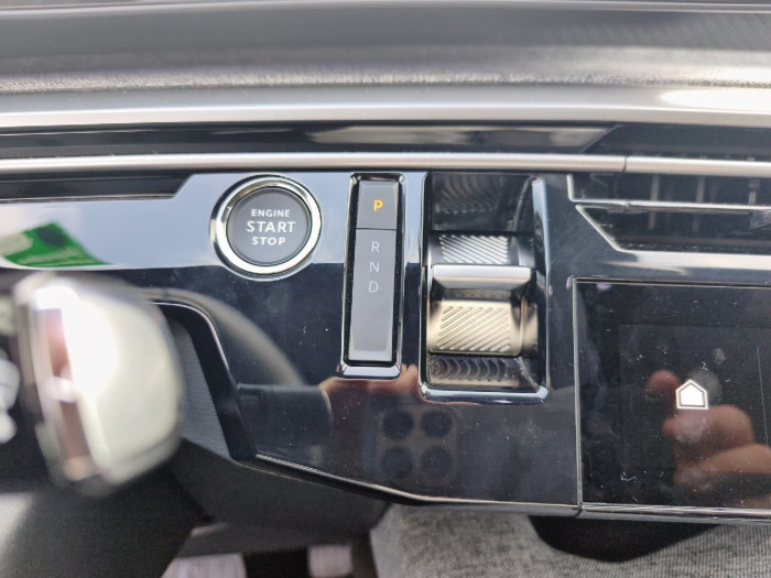 Peugeot 3008 ELECTRIQUE Nouveau 210 ch 73 kWh Allure
