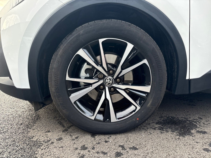 Toyota C-HR Nouveau Hybride Rechargeable 225 Design