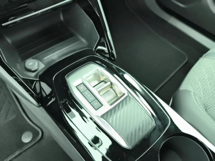 Peugeot 2008 Hybrid 136 e-DCS6 Allure