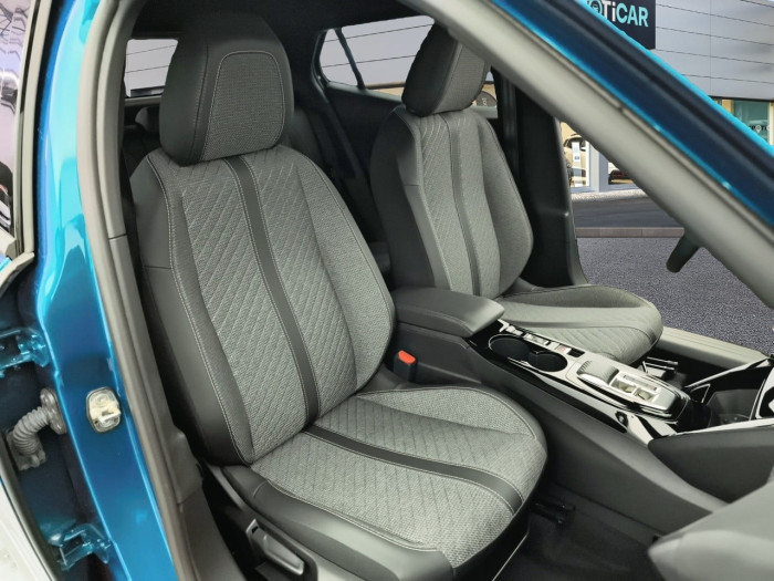 Peugeot 2008 Hybrid 136 e-DCS6 Allure