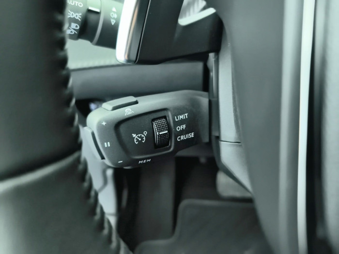 Peugeot 2008 Hybrid 136 e-DCS6 Allure
