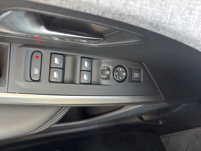 Peugeot 5008 Hybrid 136 e-DCS6 Allure
