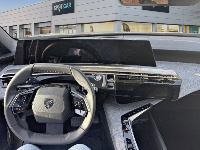 Peugeot 5008 Hybrid 136 e-DCS6 Allure