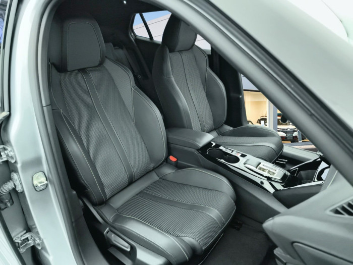 Peugeot 2008 ELECTRIQUE 156 ch 54 kWh GT