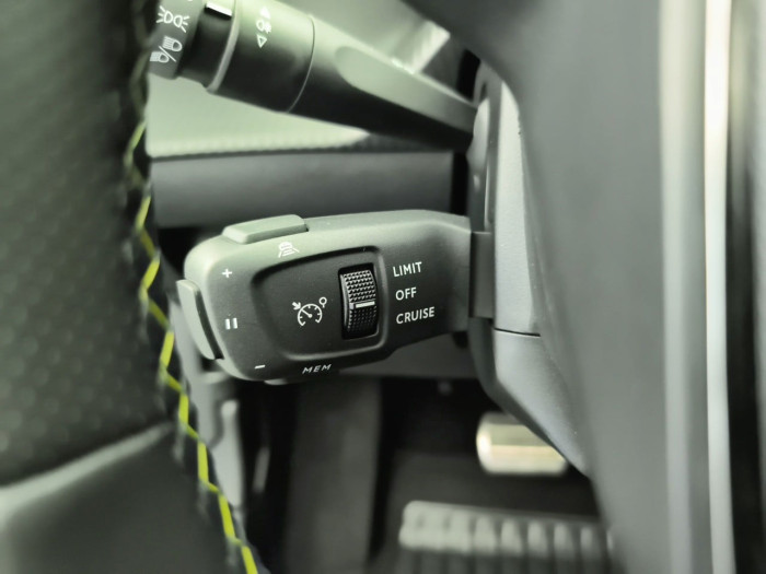 Peugeot 2008 ELECTRIQUE 156 ch 54 kWh GT