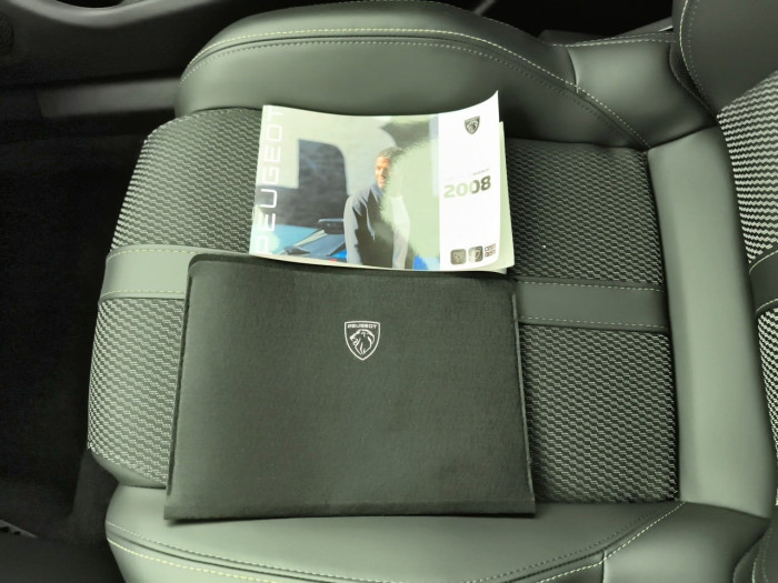 Peugeot 2008 ELECTRIQUE 156 ch 54 kWh GT