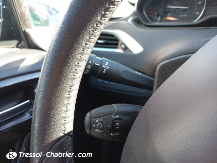 Peugeot 208 1.6 BlueHDi 100ch BVM5 Style