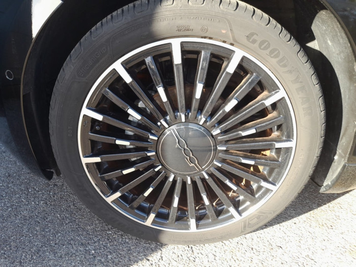 Fiat 500e BERLINE 500 e 95 ch La Prima