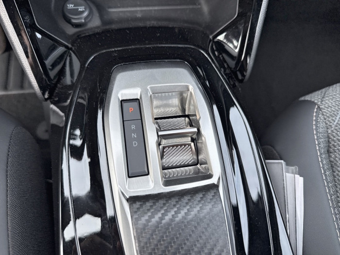 Peugeot 2008 Nouveau Hybrid 110 ch e-DCS6 Allure