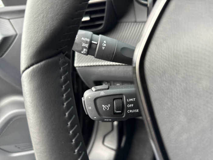 Peugeot 2008 Nouveau Hybrid 110 ch e-DCS6 Allure