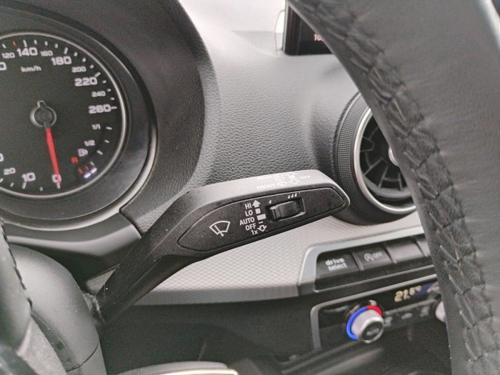 Audi Q2 30 TFSI 110 BVM6 Business Executive