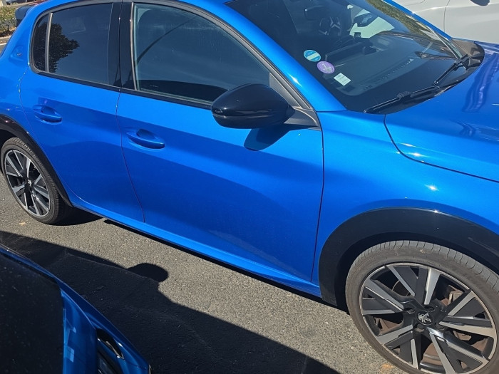Peugeot 208 PureTech 100 S&S EAT8 GT