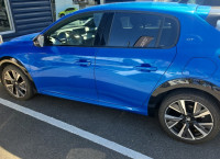 Peugeot 208 PureTech 100 S&S EAT8 GT