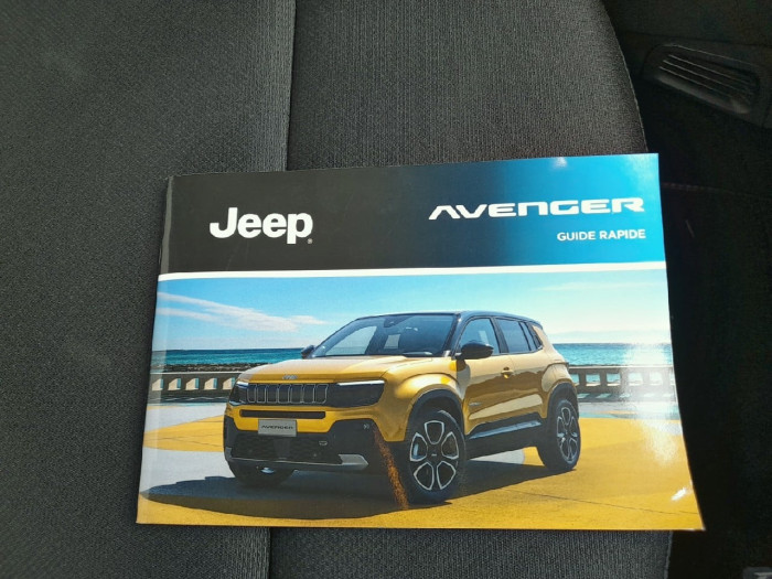 Jeep Avenger 1.2 Turbo T3 110 ch e-Hybrid BVR6 Summit
