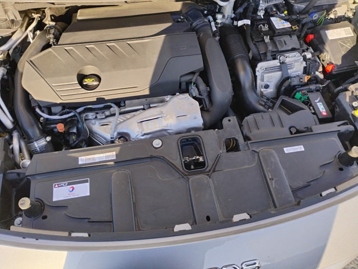 Peugeot 3008 Hybrid 180 e-EAT8 Allure Pack