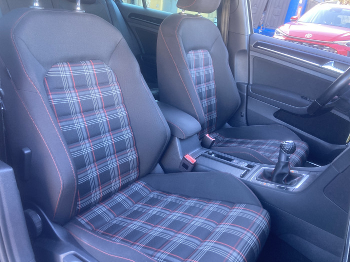 Volkswagen Golf 2.0 TSI 245 BlueMotion Technology GTI Performance