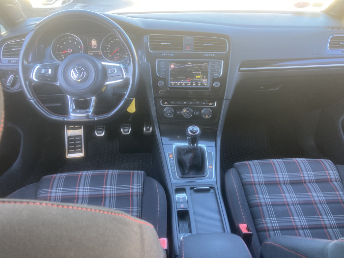 Volkswagen Golf 2.0 TSI 245 BlueMotion Technology GTI Performance