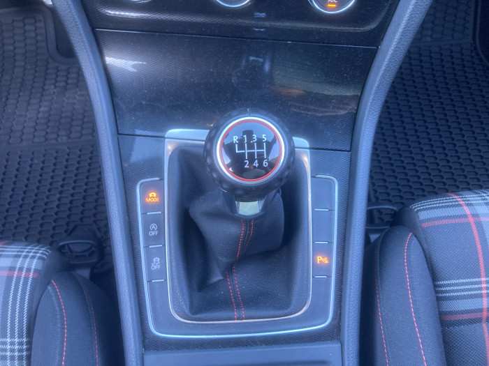 Volkswagen Golf 2.0 TSI 245 BlueMotion Technology GTI Performance