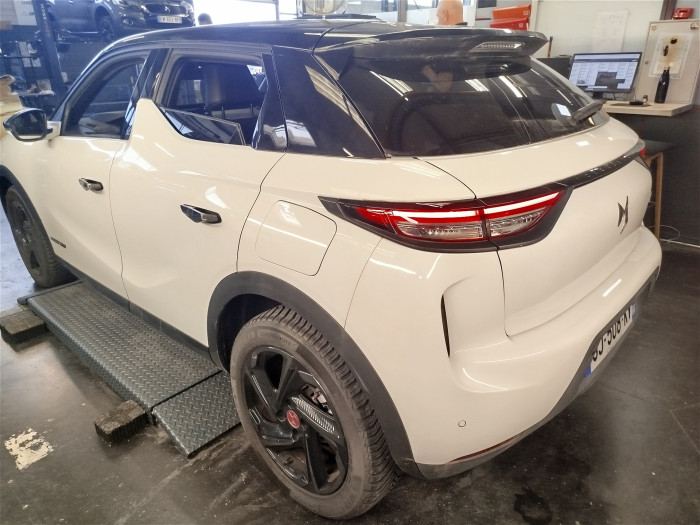 DS DS 3 Crossback DS3 Crossback BlueHDi 130 EAT8 Performance Line