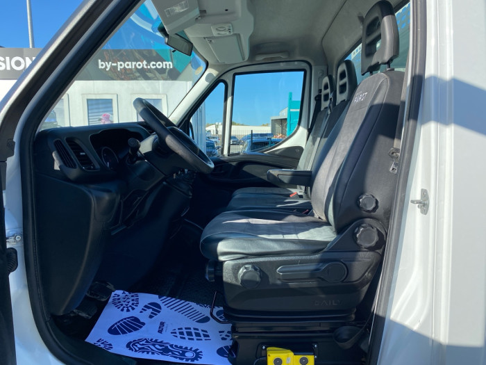 IVECO Daily CCb 35C16H empattement 3750 3.0 Tor
