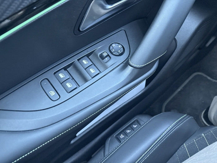 Peugeot 2008 ELECTRIQUE 54 kWh 156 ch GT