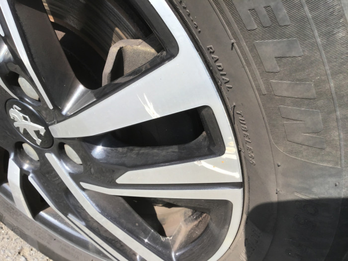 Peugeot 208 PureTech 100 S&S BVM6 Allure