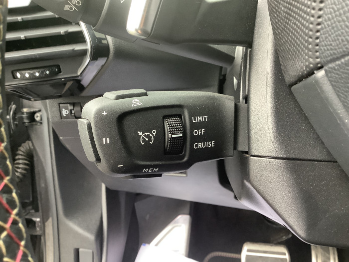 DS DS 7 Nouveau BlueHDi 130 EAT8 Performance Line