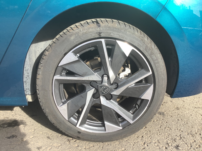 Peugeot 308 BlueHDi 130ch S&S EAT8 Allure