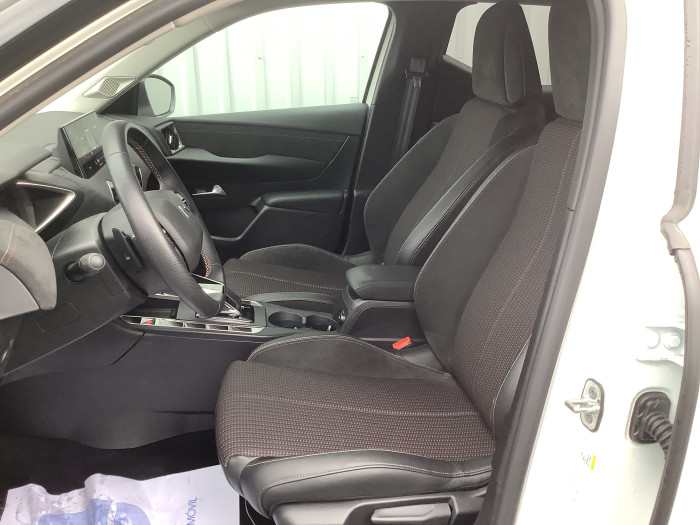 DS DS 3 Nouveau PureTech 130 EAT8 Performance Line