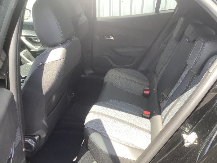 Peugeot 2008 Nouveau Hybrid 145 e-DCS6 Allure