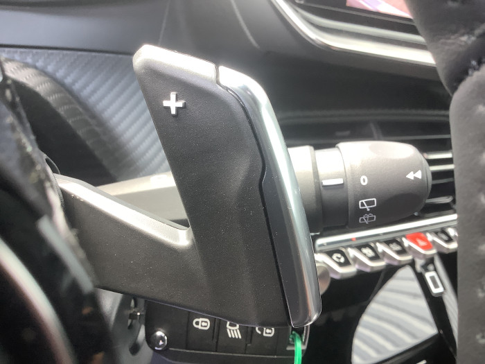 Peugeot 2008 Nouveau Hybrid 145 e-DCS6 Allure