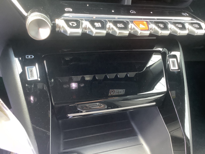 Peugeot 2008 Nouveau Hybrid 145 e-DCS6 Allure