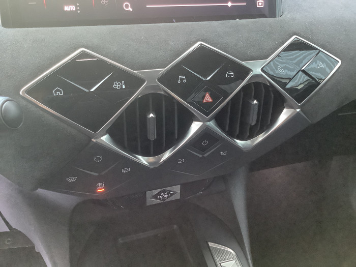 DS DS 3 Nouveau PureTech 130 EAT8 Performance Line