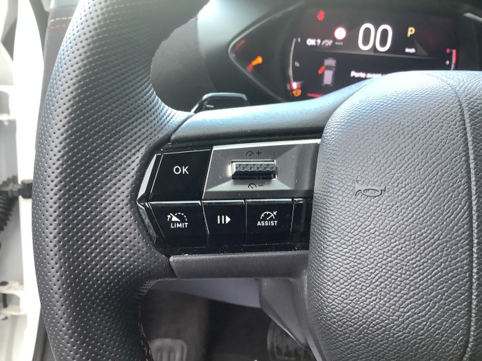DS DS 3 Nouveau PureTech 130 EAT8 Performance Line