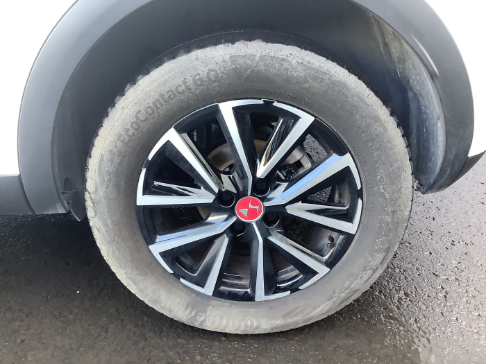 DS DS 3 Nouveau PureTech 130 EAT8 Performance Line