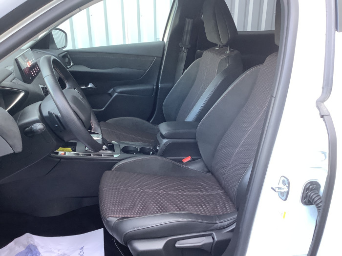 DS DS 3 Nouveau PureTech 130 EAT8 Performance Line